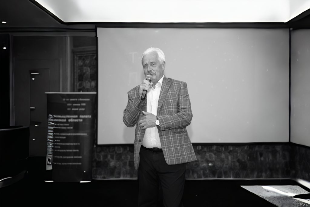 Сегодня скоропостижно ушел из жизни президент Торгово-промышленной палаты Смоленской области Владимир Петрович Архипенков! Сегодня скоропостижно ушел из жизни президент Торгово-промышленной палаты Смоленской области Владимир Петрович Архипенков!