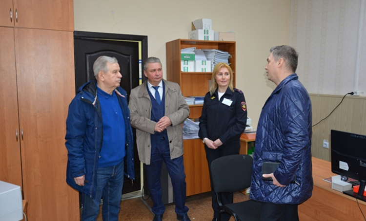 Владимир Архипенков принял участие в общественной проверке качества миграционных госуслуг в Смоленске