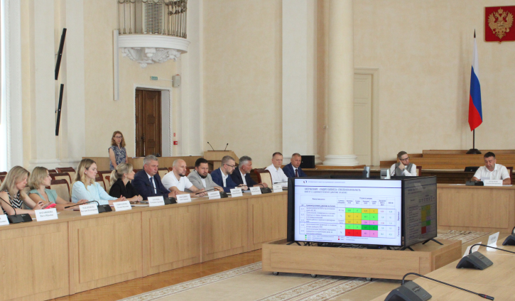 Президент ТПП Смоленской области Владимир Архипенков принял участие в заседании рабочей группы по вопросам административного давления на бизнес